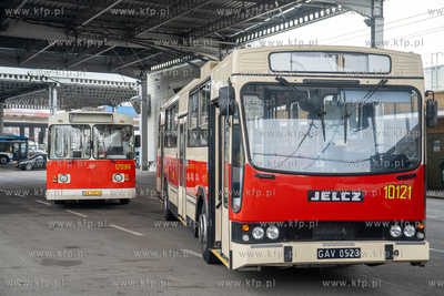 Gdynia. Przekazanie 6. nowyh trolejbusów zakupionych...