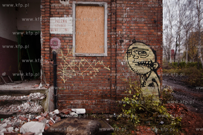 Kolejne budynki Stoczni Gdanskiej do wyburzenia .Tym...