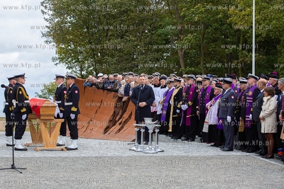 Gdynia, Cmentarz Marynarki Wojennej.  Uroczysty pogrzeb...