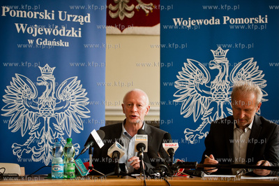 Gdansk. Pomorski Urzad Wojewodzki. Sala Kominkowa....