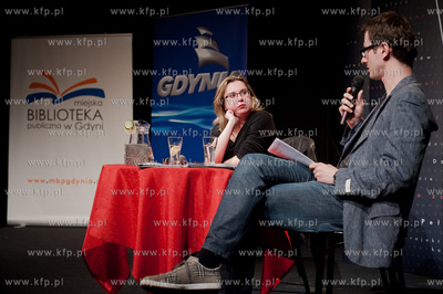 Gdynia. Teatr Miejski im Witolda Gombrowicza. Jesienne...