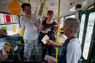 Gdansk. Zabytkowy tramwaj typu 102Na, ktory pelni role...