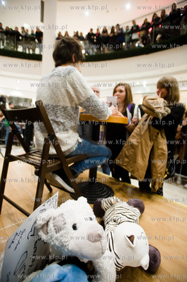 Gdansk. Galeria Baltycka. Spotkanie z Dawidem Kwiatkowskim.
28.11.2013
fot....