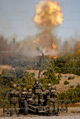 Centralny Poligon Sil Powietrznych w Ustce. Strzelanie...