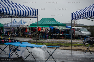 Gielda samochodowa w Pruszczu Gdanskim. Jedno z
najwiekszych...