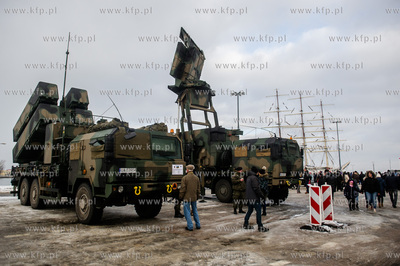 Gdynia. Skwer Kościuszki. Piknik wojskowy pt. Bezpieczna...