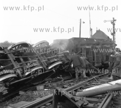 Katastrofa kolejowa na stacji Rozyny pomiedzy Pruszczem...