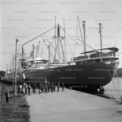 Uroczystości przy statku Józef Wybicki w porcie gdańskim....