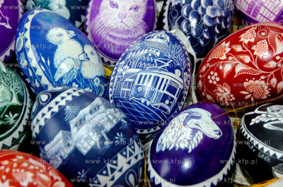 Wielkanoc. Akcesoria dekoracyjne. Nz. wielkanocen pisanki
Autorem...