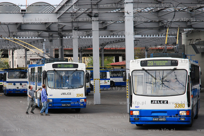 Gdynia. Nowa siedziba Przedsiebirtwa Komunikacji Trolejbusowej...