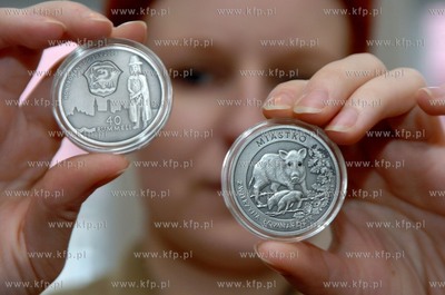 Miastko wypuscilo okazjonalna srebrna monete o nominale...