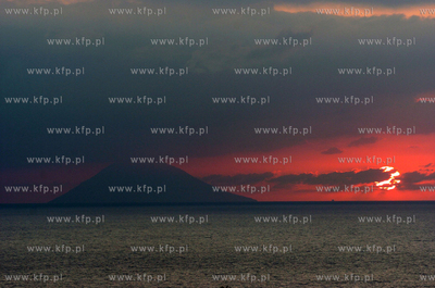 Wlochy, Wyspy Eolskie (Liparyjskie). nz. wulkan Stromboli.
1.08.2009...