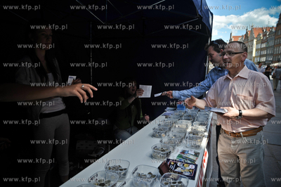 Akcja promocyjna Mlodych Demokratow na rzecz wsparcia...