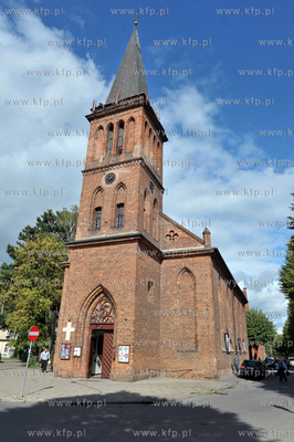 Gdansk Orunia. Antyaborcyjna wystawa na scianach kosciola...