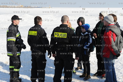 Sopot. Akcja Policji, Strazy Pozarnej i Strazy Miejskiej...