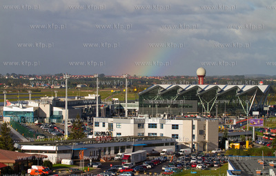 Tecza nad gdanskim Portem Lotniczym.
08.10.2012 fot....