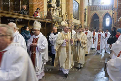 Msza Krzyzma w katedrze pelplinskiej sprawowana przez...