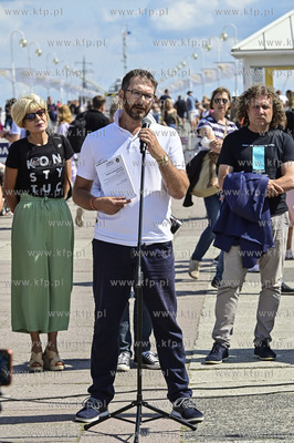 Sopot. Skwer Kuracyjny k. Molo. Wystawa fotografii...