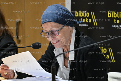 Biblioteka Sopocka. SOPOTEKA. Głośne czytanie fragmentów...