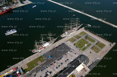 Gdynia w przeddzien Zlotu Zaglowcow 28.06.2009 fot....