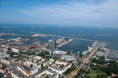 Gdynia w przeddzien Zlotu Zaglowcow 28.06.2009 fot....