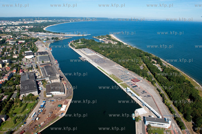 Westerplatte, oraz wejscie do Portu Gdansk, widziane...