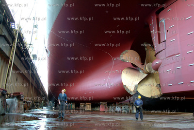 Stocznia Gdynia S.A. W doku najdluzszy wybudowany w...