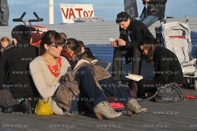 MOLO KSIAZKOWE od deski do deski. Akcja milosnikow...