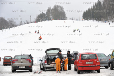 Zimowy wypoczynek na stoku Koszalkowo w Wiezycy na...