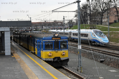 Oficjalne uruchoinienie nowej trasy kolejki SKM Gdansk...