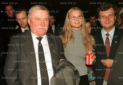 Lech Walesa z corka Magda na festiwalu piosenki w Sopocie,...