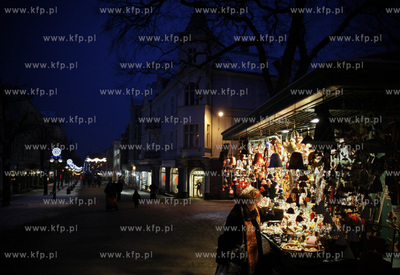 Sopot. Stoisko z ceramika sopocka na ul. Bohaterow...