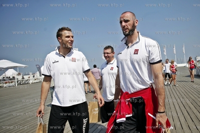 Koszykarze reprezentacji Polski w koszykowce z Marcinem...