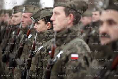 Uroczystosc powitania zolnierzy 49. Bazy Lotniczej...