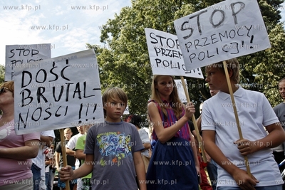 Marsz przeciwko przemocy policji w Gdansku Wrzeszczu,...