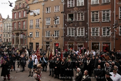Gdańsk. Przemarsz ul.Długą z okazji jubileuszu siedemdziesięciolecia...