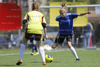 Gdansk Zaspa. Pilkarski turniej dzikich druzyn Do przerwy...