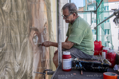 Gdańsk. Podwale Staromiejskie. Trwają prace nad muralem...