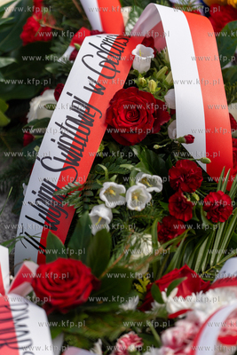 81. rocznica zakończenia II wojny światowej pod pomniekiem...