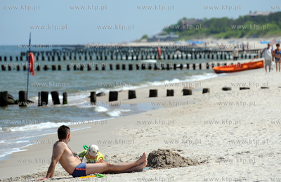 Dziwnow, plaza. Plazowicze  02.06.2009 fot. Wojciech...