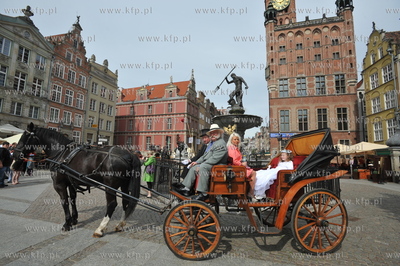 Gdansk. Pierwsza Komunia Swieta. Natalka jedzie bryczka...
