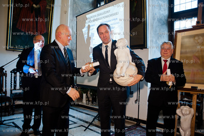 Gdansk. Ratusz Glownego Miasta. Uroczystosc wreczenia...