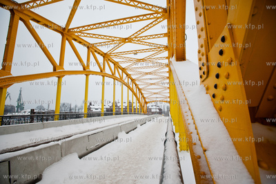 Gdansk. Zamkniety dla ruchu kolowego Zolty Wiadukt,...