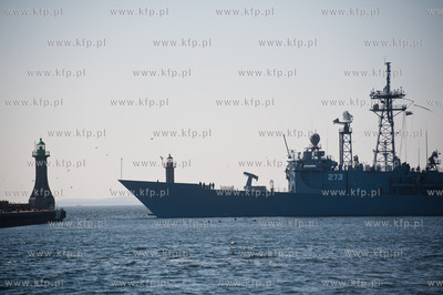 Gdynia. Oksywie. Port Marynarki Wojennej. Fregata rakietowa...