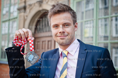 Gdansk. Florecista Pawel Kawiecki, zdobywca srebrnego...