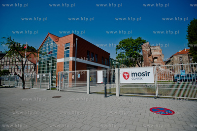 Gdansk. Przystan kajakowa Zabi Kruk.  Uroczystosc podpisania...