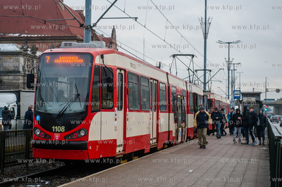 Gdańsk. Przystanek tramwajowy Brama Wyżynna.
24.01.2018
fot....