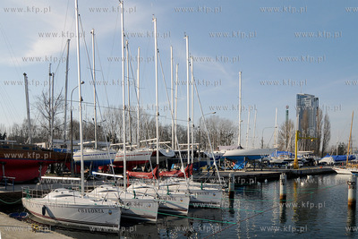 Piec jachtow noszacych nazwy dzielnic Gdyni: Karwiny,...