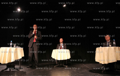 Teatr Atelier w Sopocie. Debata kandydatow na urzad...