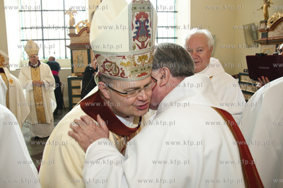 W Bazylice katedralnej w Pelplinie świecenia biskupie...